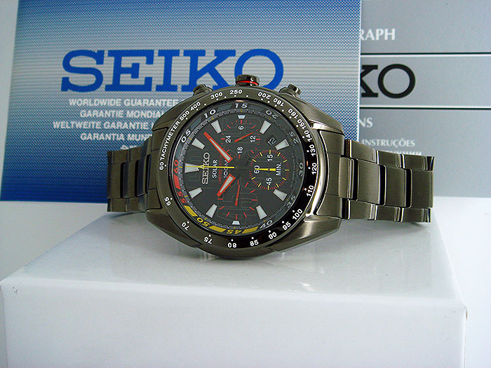 seiko criteria solar chronograph